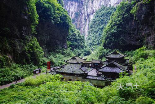 重庆的旅游景点有哪些_重庆的旅游景点有哪些最出名英文