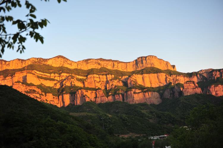 嶂石岩地貌_嶂石岩地貌和丹霞地貌的区别